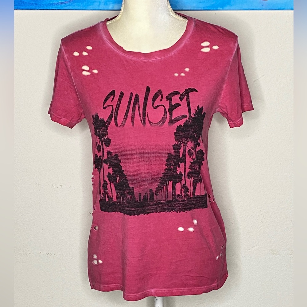 🌸 Guess Sunset Shirt